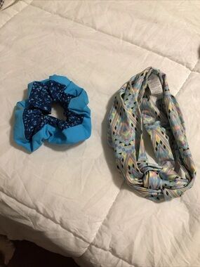 Ivivva Aqua and Navy Kids Scrunchie with Pastel Geometric Headband